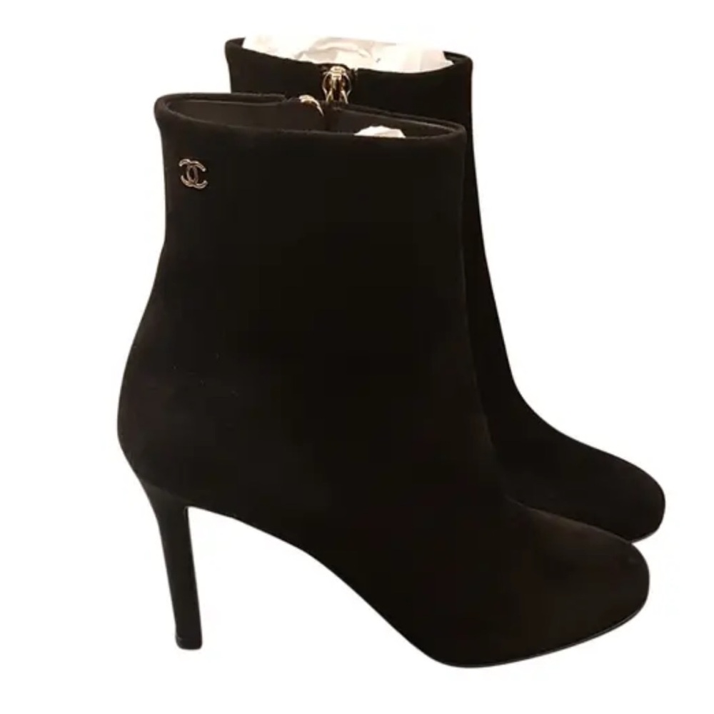 CHANEL suede Black ankle Boots